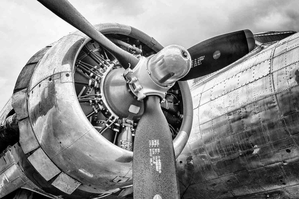 B-17 Flying Fortress engine in black & white